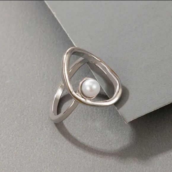 2 for $18❤️🔥 Silver Metal Loop Faux Pearl Asymmetrical Ring Size 9 - Picture 2 of 7